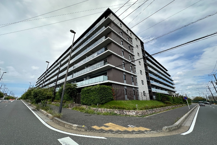 グランセンス吉川美南セントラルレジデンスの外観3